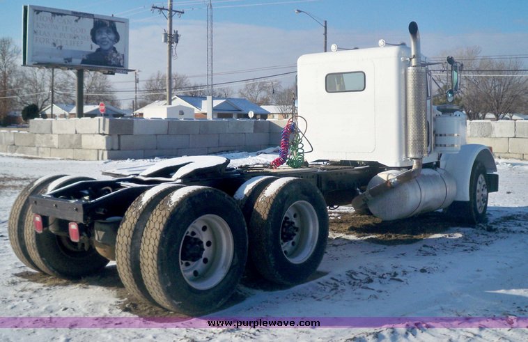 image for item 9000 1987 Peterbilt Conventional 357 truck