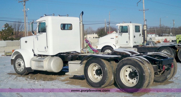 image for item 9000 1987 Peterbilt Conventional 357 truck