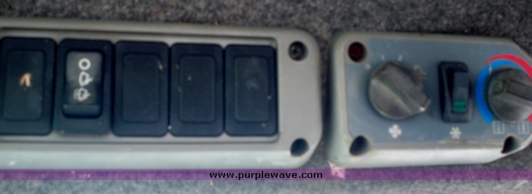 image for item 9006 2000 Bobcat 864