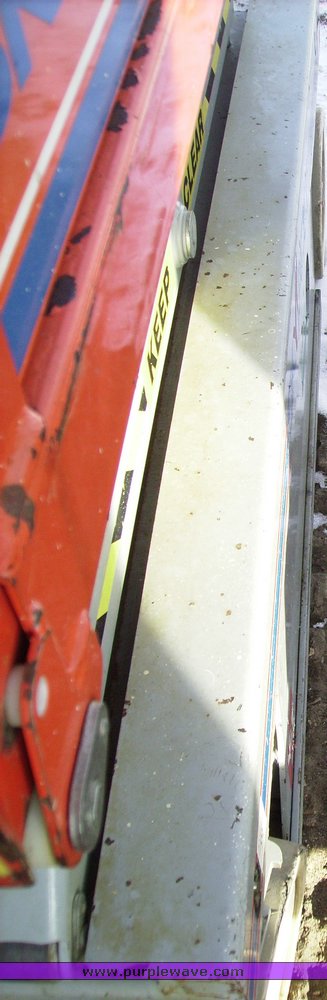 image for item 9100 2005 Skyjack SJ III 3219 scissor lift