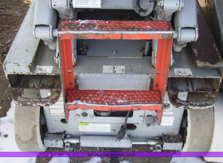 image for item 9100 2005 Skyjack SJ III 3219 scissor lift