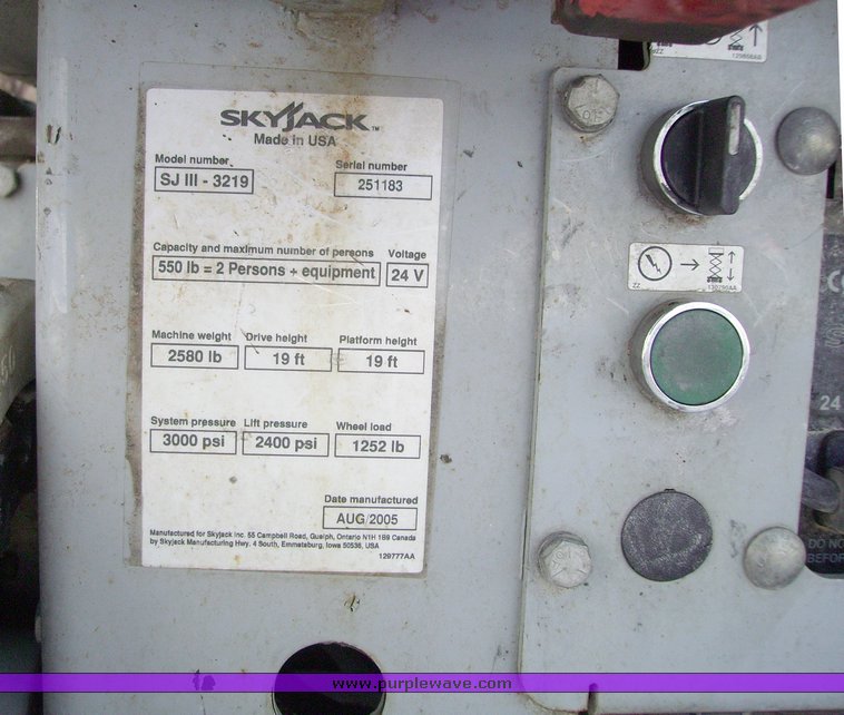 image for item 9100 2005 Skyjack SJ III 3219 scissor lift
