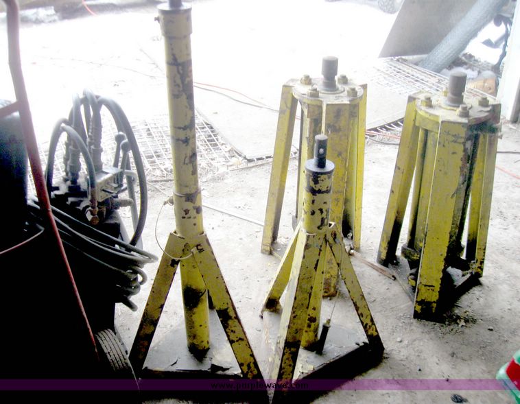 image for item 5192 Portable hydraulic lift