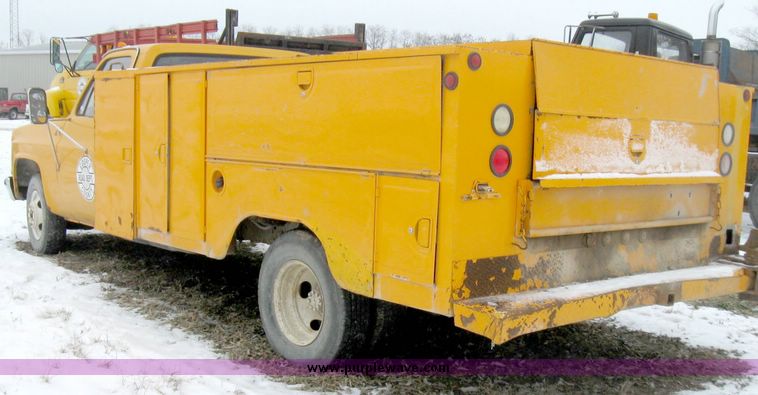 image for item 5193 1988 GMC R3500 pickup truck