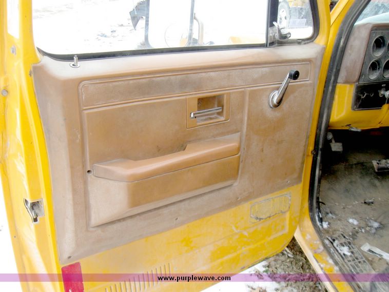 image for item 5193 1988 GMC R3500 pickup truck