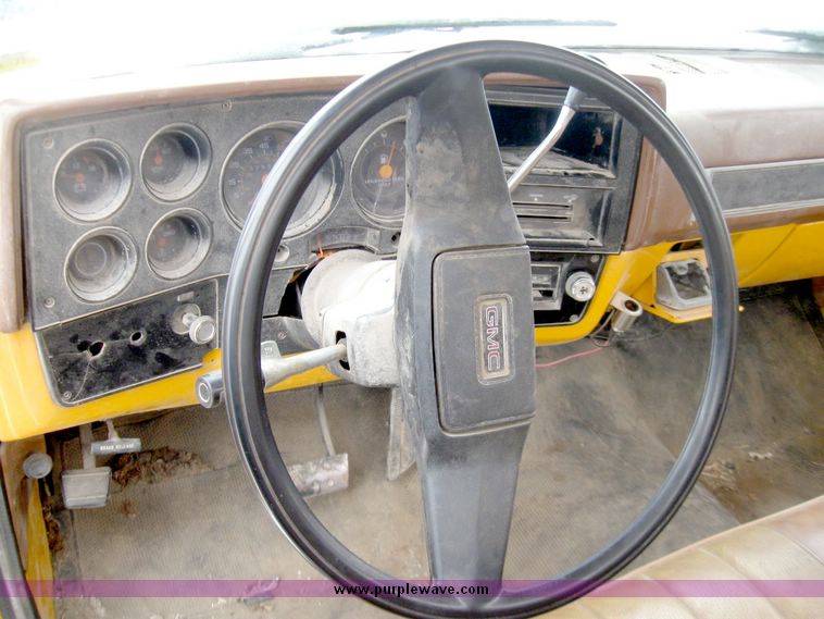 image for item 5193 1988 GMC R3500 pickup truck