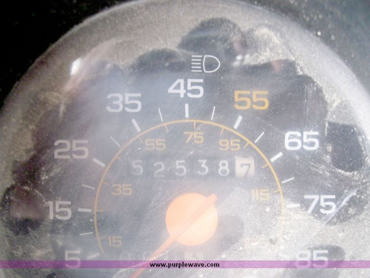 image for item 5193 1988 GMC R3500 pickup truck