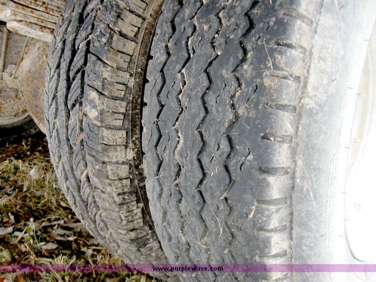 image for item 5193 1988 GMC R3500 pickup truck