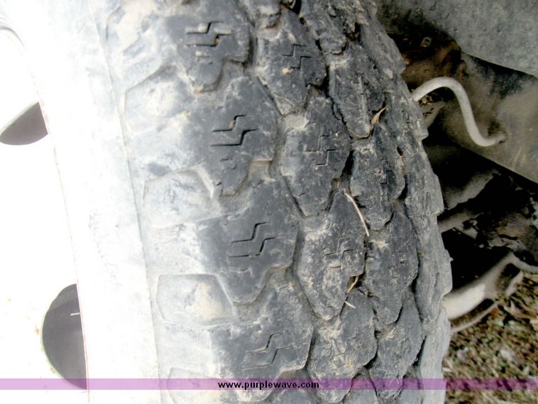 image for item 5193 1988 GMC R3500 pickup truck