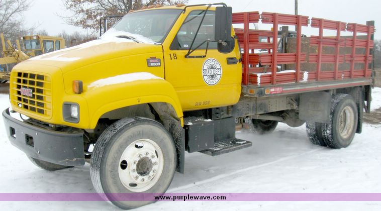 image for item 5194 1997 GMC C7H042 truck