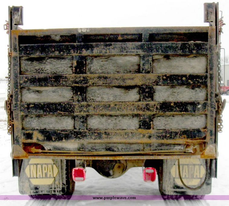 image for item 5194 1997 GMC C7H042 truck