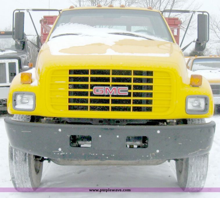 image for item 5194 1997 GMC C7H042 truck