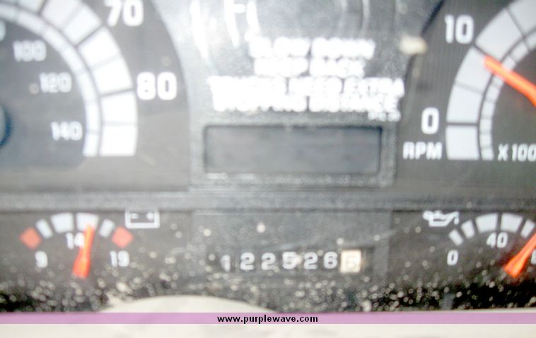 image for item 5194 1997 GMC C7H042 truck