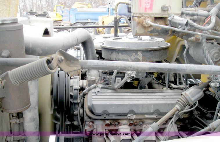 image for item 5194 1997 GMC C7H042 truck