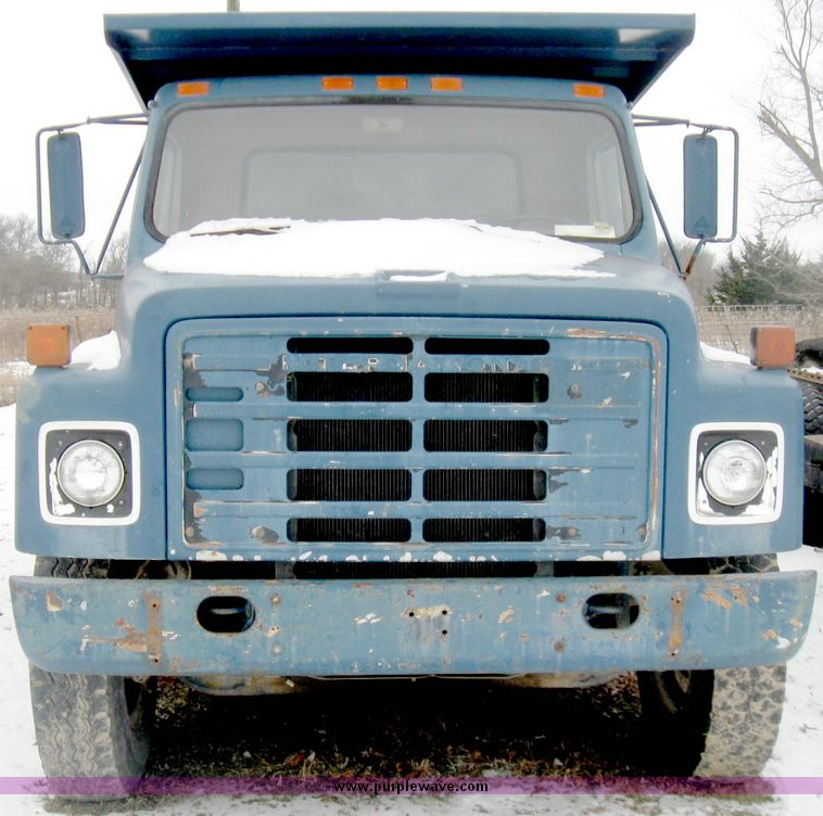 image for item 5196 1979 International 1724 dump truck