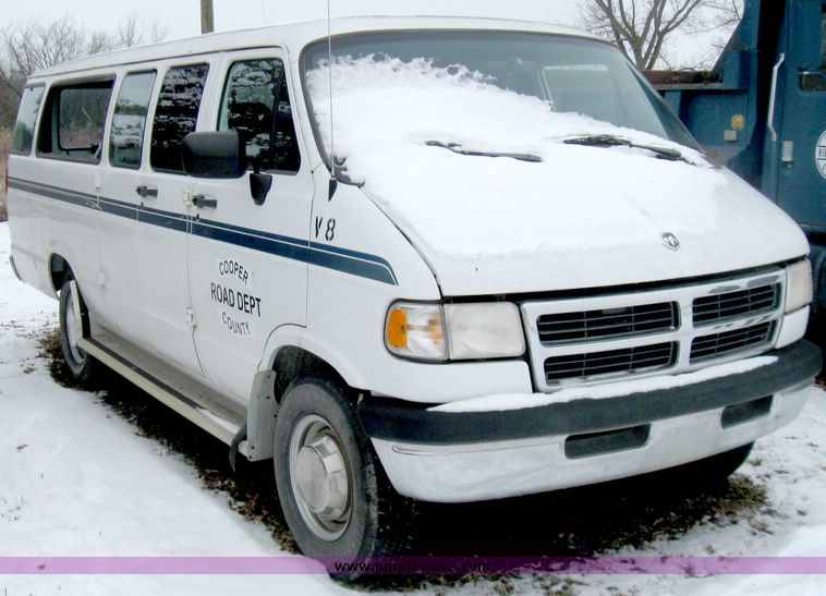 image for item 5197 1997 Dodge Ram Wagon B3500