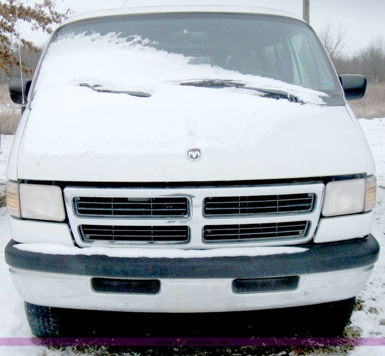 image for item 5197 1997 Dodge Ram Wagon B3500