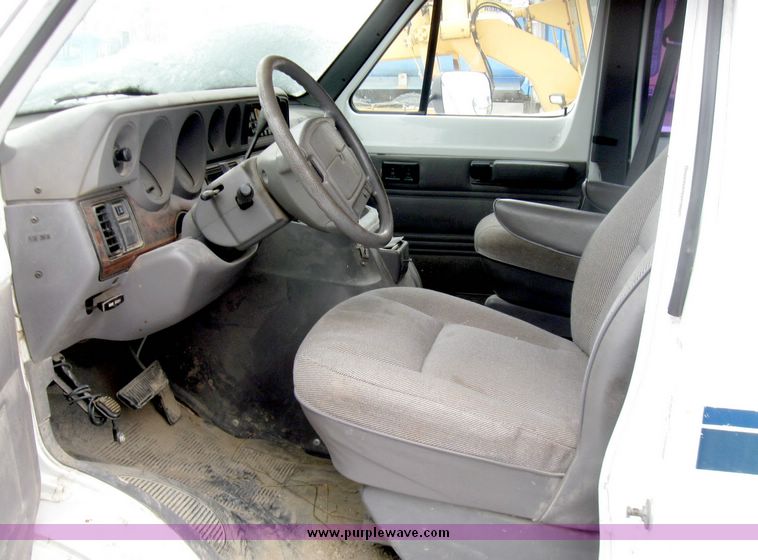 image for item 5197 1997 Dodge Ram Wagon B3500