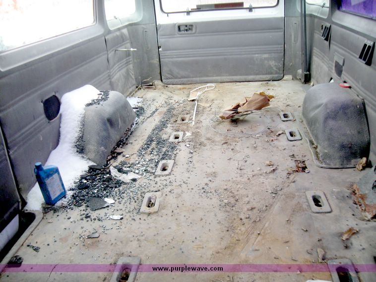 image for item 5197 1997 Dodge Ram Wagon B3500