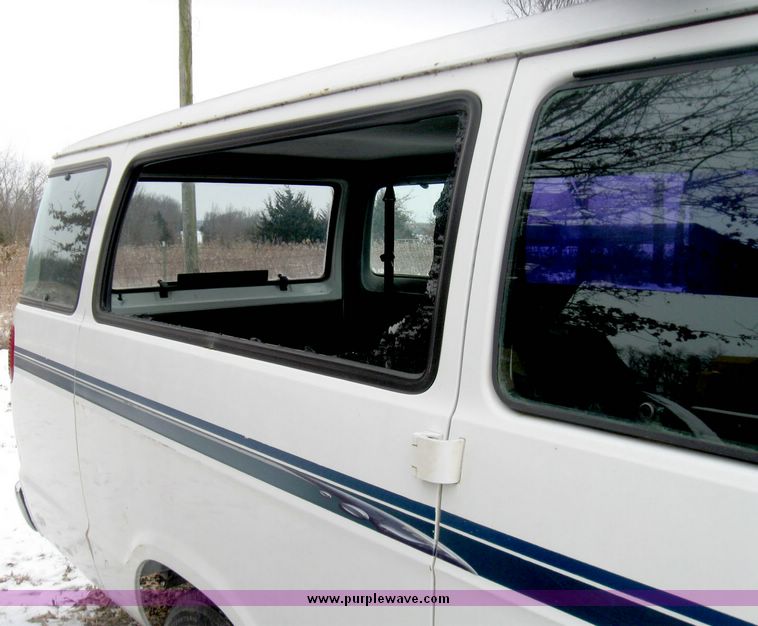 image for item 5197 1997 Dodge Ram Wagon B3500