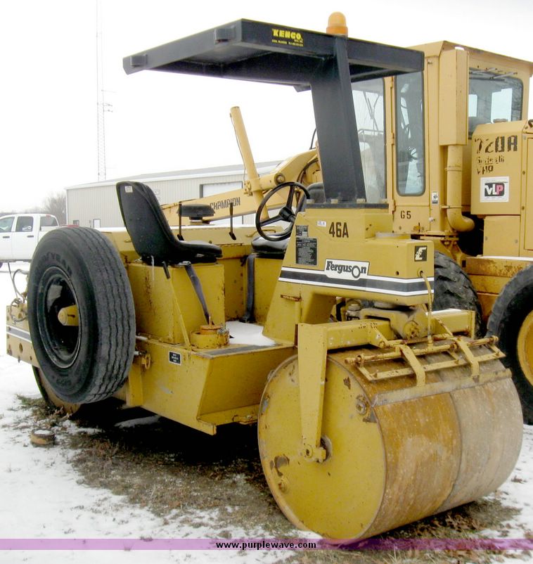 image for item 5198 Ferguson 46A roller