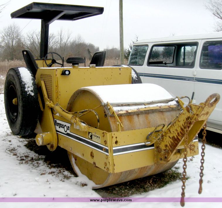 image for item 5198 Ferguson 46A roller