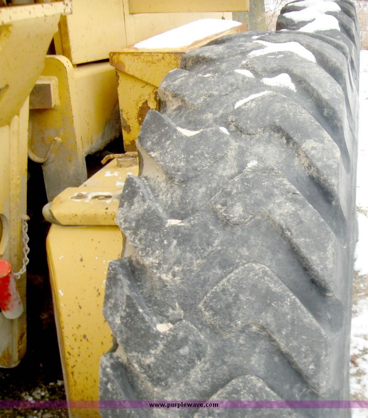 image for item 5199 Champion 720A VHP motor grader