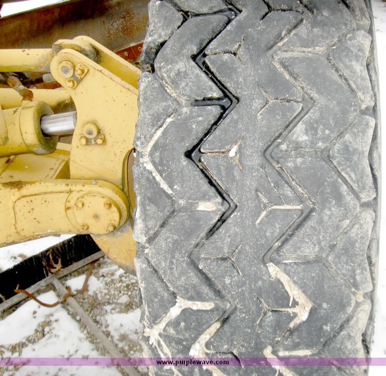 image for item 5199 Champion 720A VHP motor grader