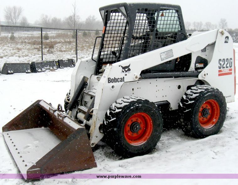 image for item 5200 2003 Bobcat S220 skid steer