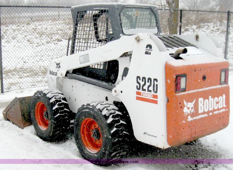 image for item 5200 2003 Bobcat S220 skid steer