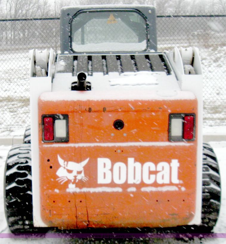 image for item 5200 2003 Bobcat S220 skid steer