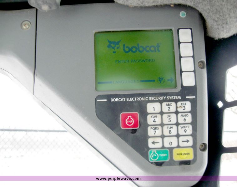 image for item 5200 2003 Bobcat S220 skid steer