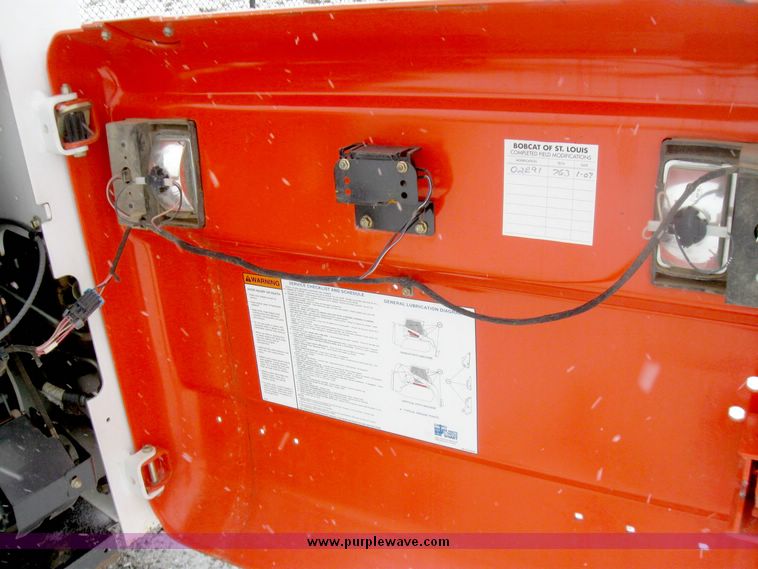 image for item 5200 2003 Bobcat S220 skid steer