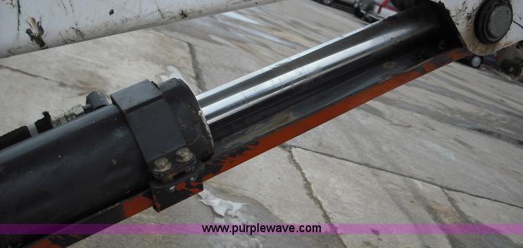 image for item 5204 2005 Bobcat 435H compact excavator