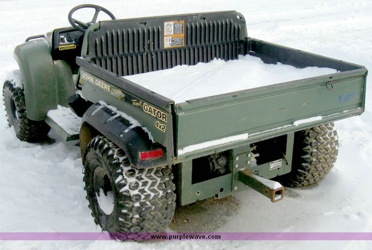 image for item 5205 John Deere Trail gator
