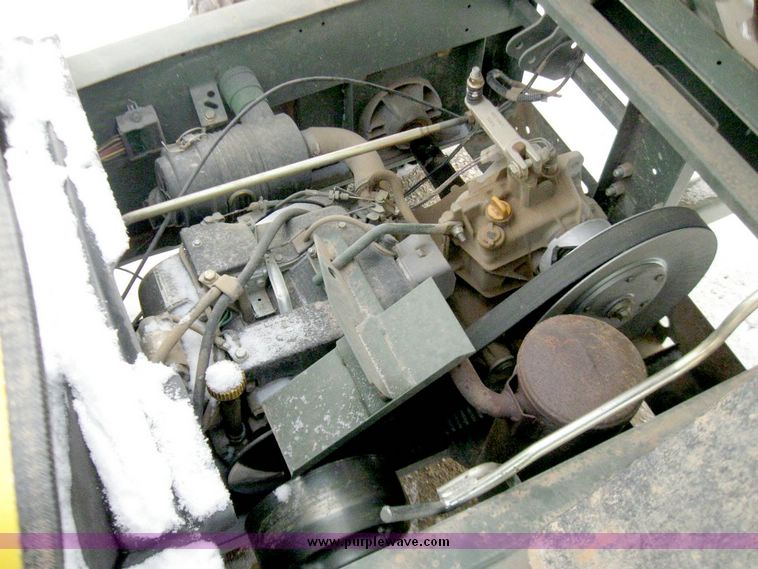 image for item 5205 John Deere Trail gator