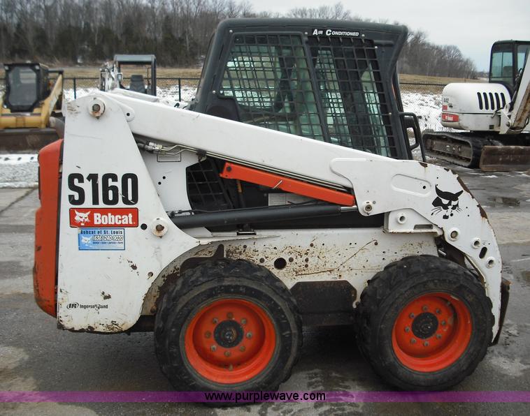 image for item 5211 2006 Bobcat S160 skid steer
