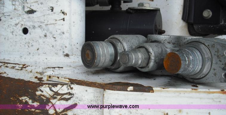 image for item 5211 2006 Bobcat S160 skid steer