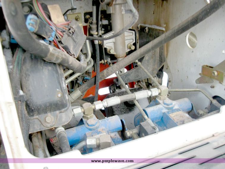 image for item 5215 2005 Bobcat MT55 mini track loader