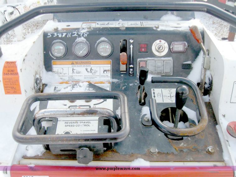 image for item 5215 2005 Bobcat MT55 mini track loader