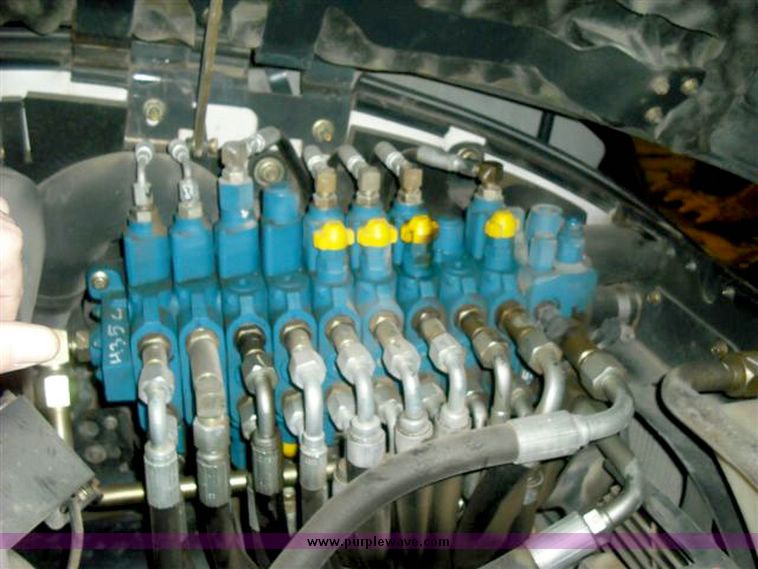 image for item 5216 2005 Bobcat 435L compact excavator