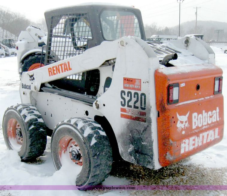 image for item 5217 2005 Bobcat S220 skid steer