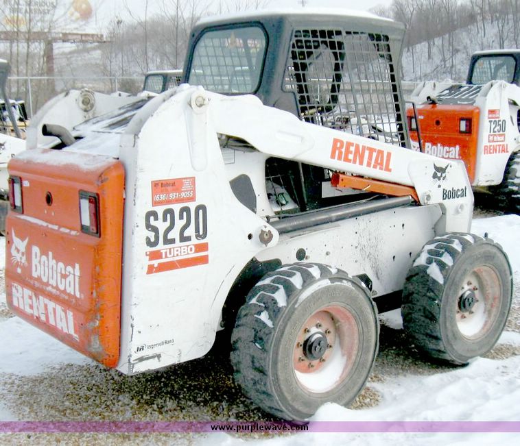 image for item 5217 2005 Bobcat S220 skid steer