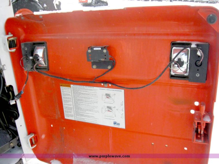 image for item 5217 2005 Bobcat S220 skid steer