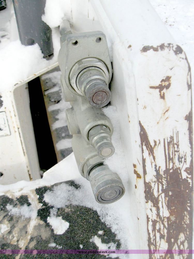 image for item 5218 2005 Bobcat T140 compact track loader