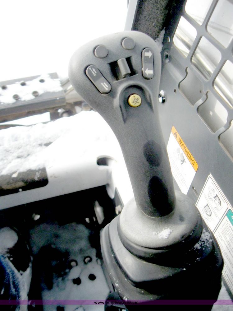 image for item 5222 2005 Bobcat S160 skid steer