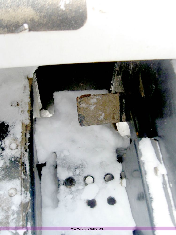 image for item 5222 2005 Bobcat S160 skid steer