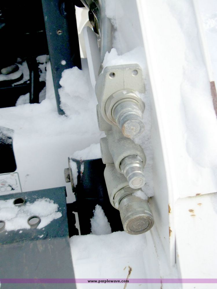 image for item 5222 2005 Bobcat S160 skid steer