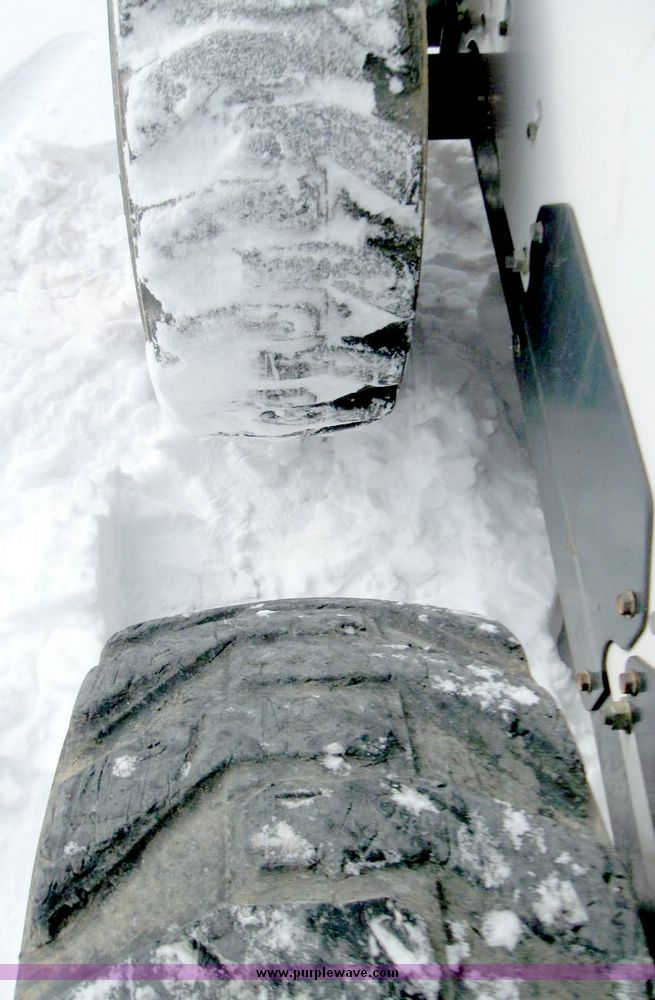 image for item 5222 2005 Bobcat S160 skid steer