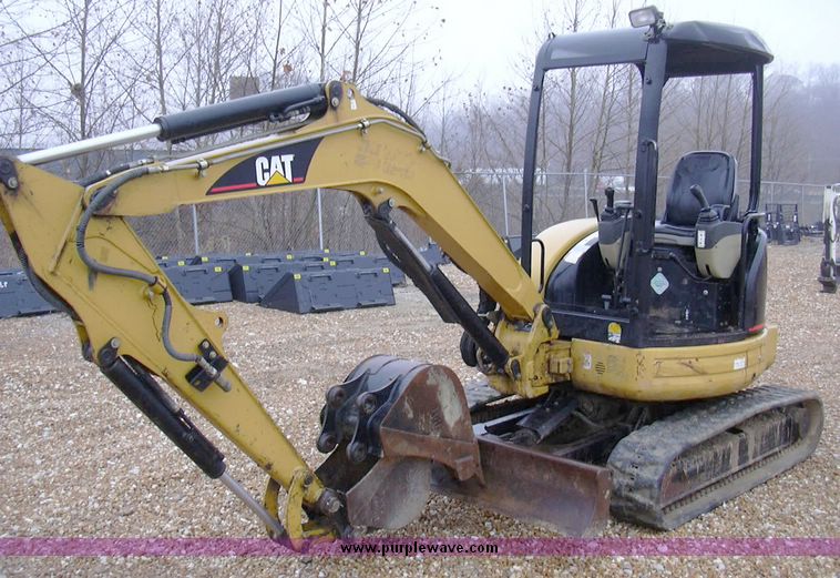 image for item 5226 2003 Caterpillar 303CR compact excavator